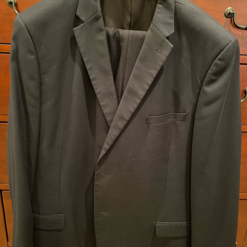 Caravelli Men’s 52L/48W Navy Suit